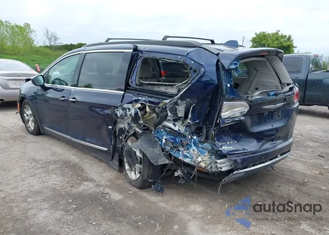 2017 Chrysler Pacifica Touring-L z USA, uszkodzony, nr VIN 2C4RC1BG4HR610807